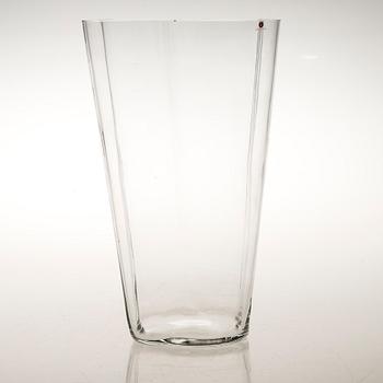 ALVAR AALTO, A glass vase. 'Alvar Aalto 100 years'. iittala 219/1998.