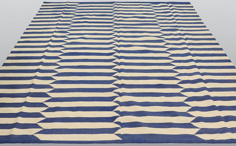 Matta, orientalisk slätväv, ca 292 x 207 cm.