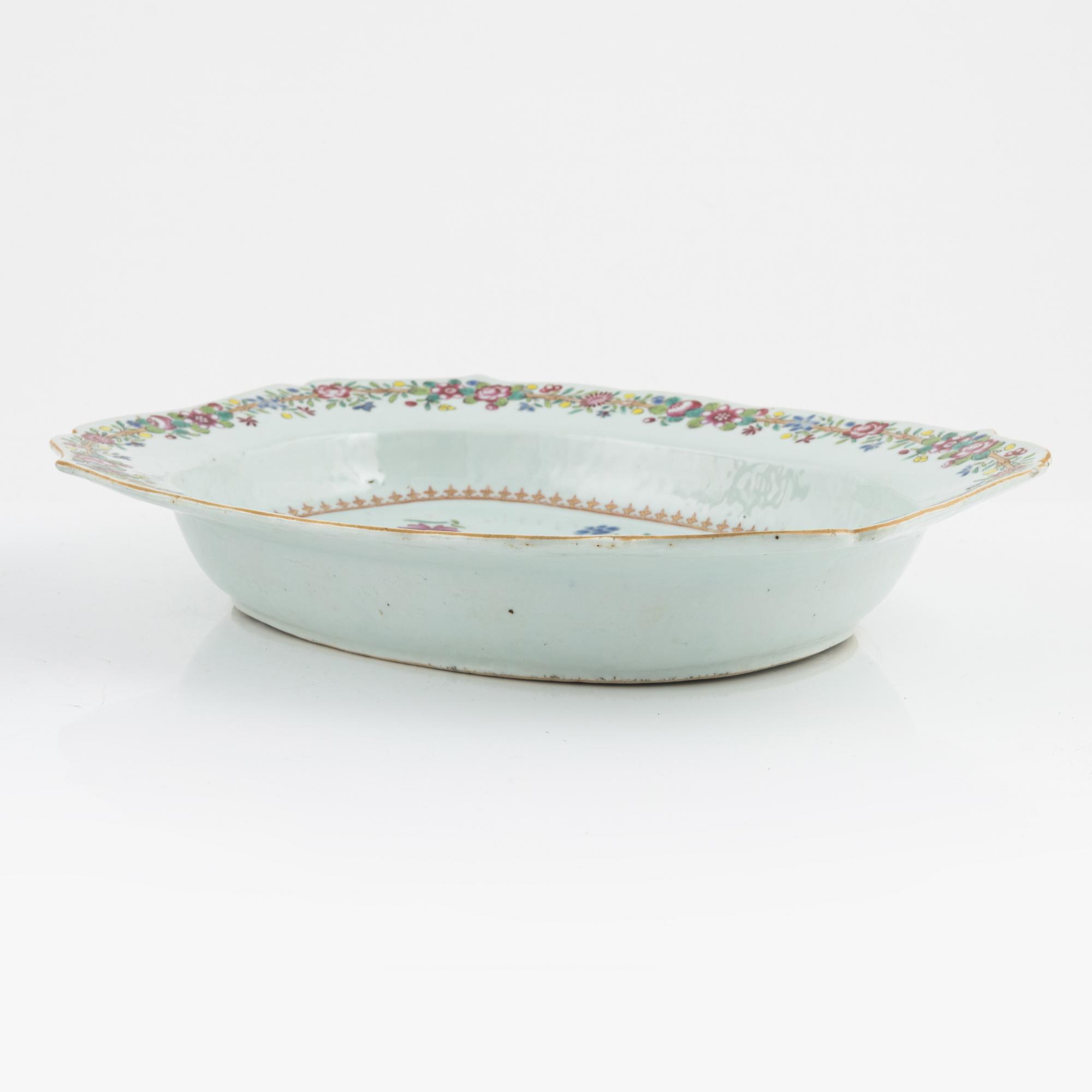 A famille rose tureen stand, Qing dynasty, Qianlong (1736-95).