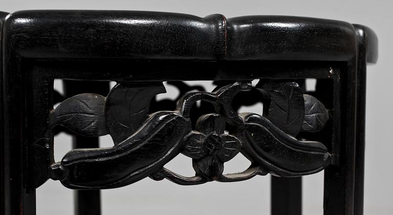 PIEDESTALBORD, orientaliskt, 1900-talets första hälft.