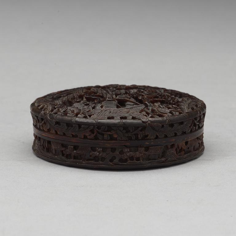 A turtoiseshell box with cover, Qing dynasty, 19th Century.