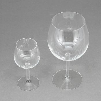 GLASSERVIS, 13 delar, "Bouquet" design Signe Persson Melin, Kosta Boda.