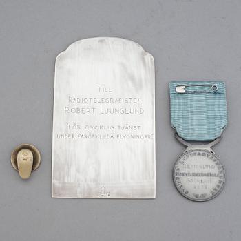 GRÖNLANDSFLYGNING, FLYGMEMORABILIA, 3 delar, silver, bla Kungliga Svenska Aeroklubben, 1930-31.