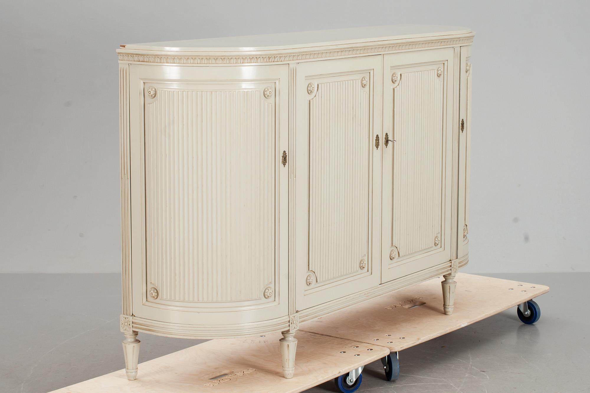 SIDEBOARD, gustaviansk stil, 1900-tal.