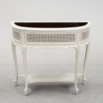 Blombord, rokokostil, från omkring år 1900.