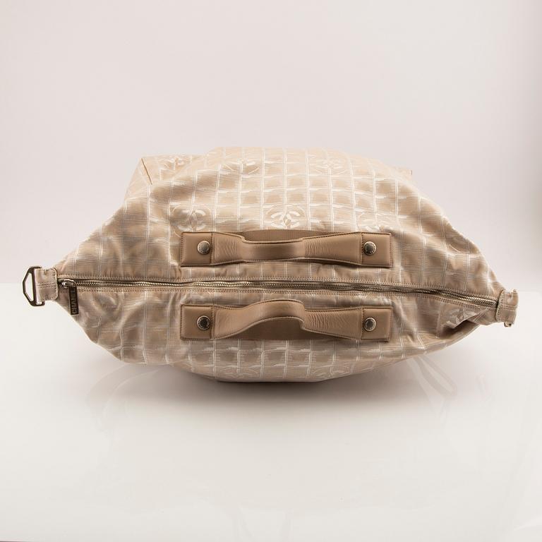 A Chanel bag 21st century.
