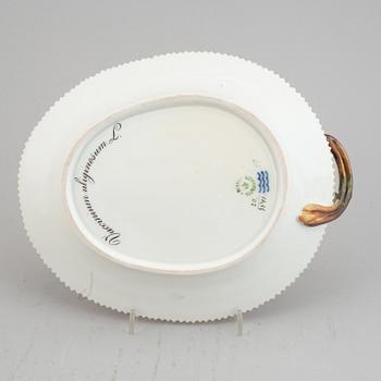 A Royal Copenhagen 'Flora Danica' serving dish, Denmark, 20th Century.