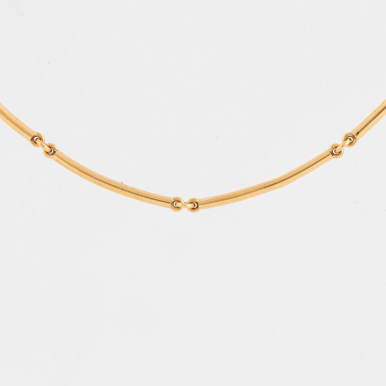 18K gold necklace.