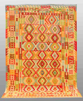 A CARPET, Kilim, ca 300 x 209 cm.