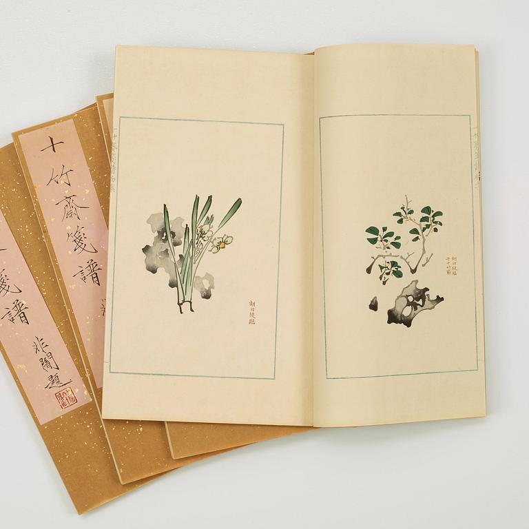 Book, 4 vol, richly illustrated with woodcuts in colours, "Shi zhu zhai jian pu" by Hu Zhengyan.