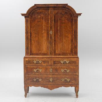 Salsskåp, 1700-talets andra hälft. Rokoko.