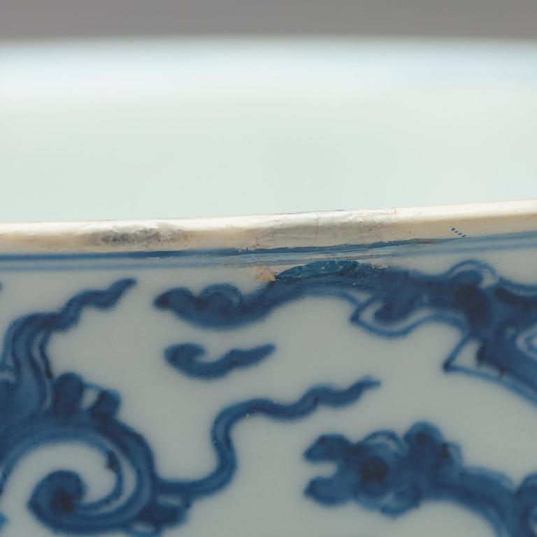 A blue and white bowl, Qing dynasty, early 18th Century.