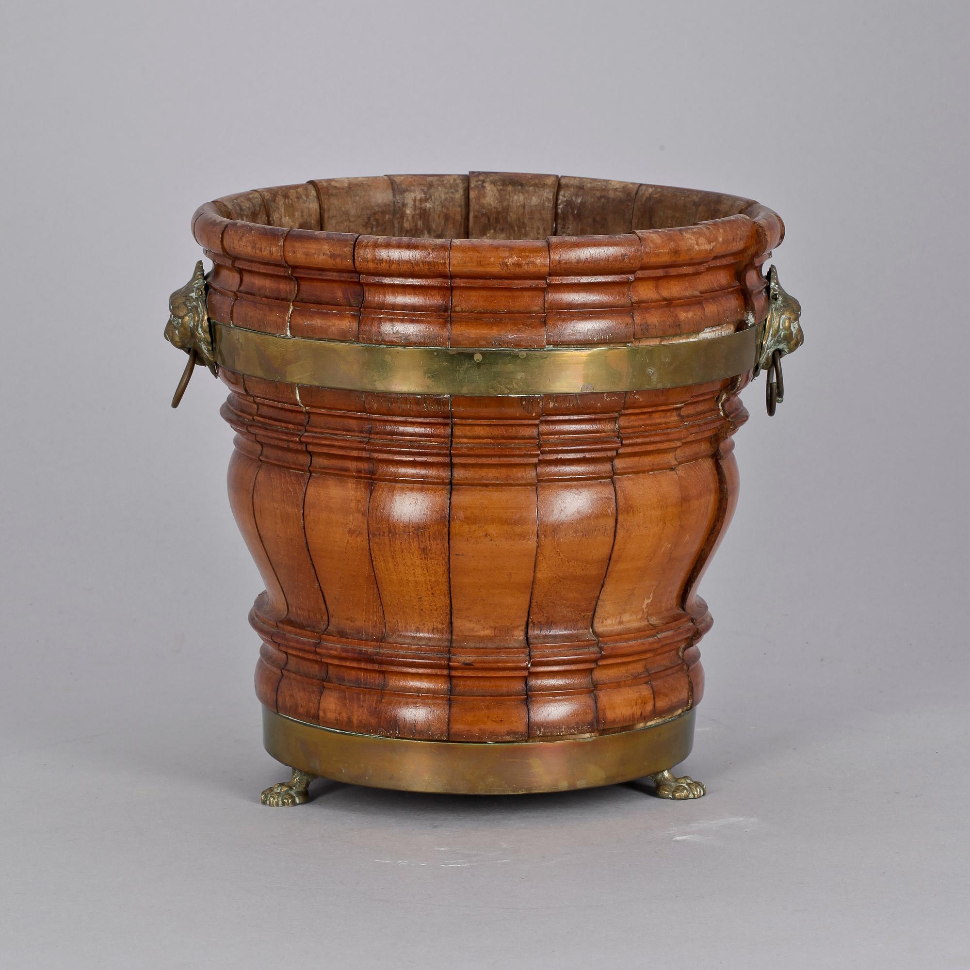 VINKYLARE, trä och mässing, trol Holland, 1800/1900-tal.