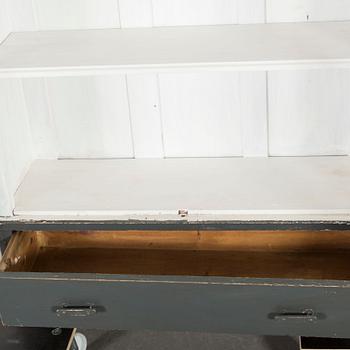 A CUPBOARD, FIRST HALF OF 20TH CENTURY,