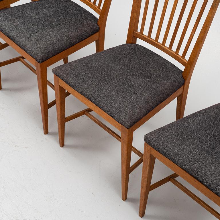 Carl Malmsten, a dining table and four chairs, model 'Vardags', mid 20th century.