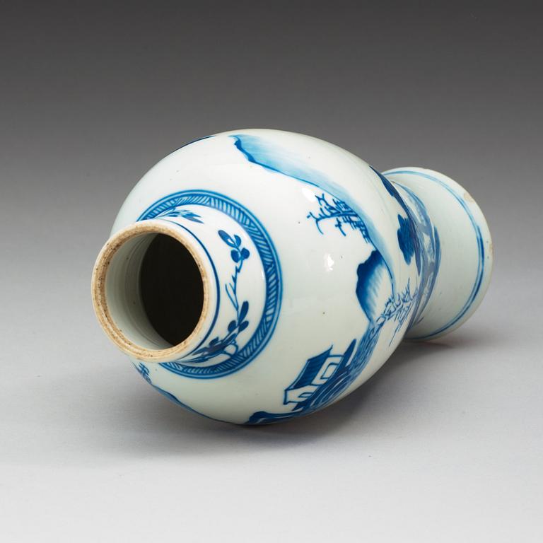 A blue and white vase, Qing dynasty, 18th Century.