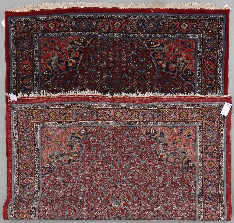 MATTA, semiantik, Bidjar, ca 215x140 cm.