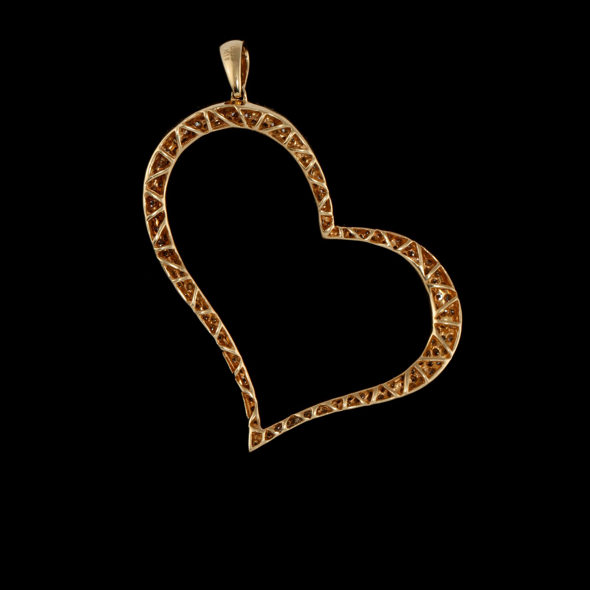 HÄNGE, 18k guld med 189 briljantslipade diamanter, totalt 1.79 ct. Vikt 9 g.