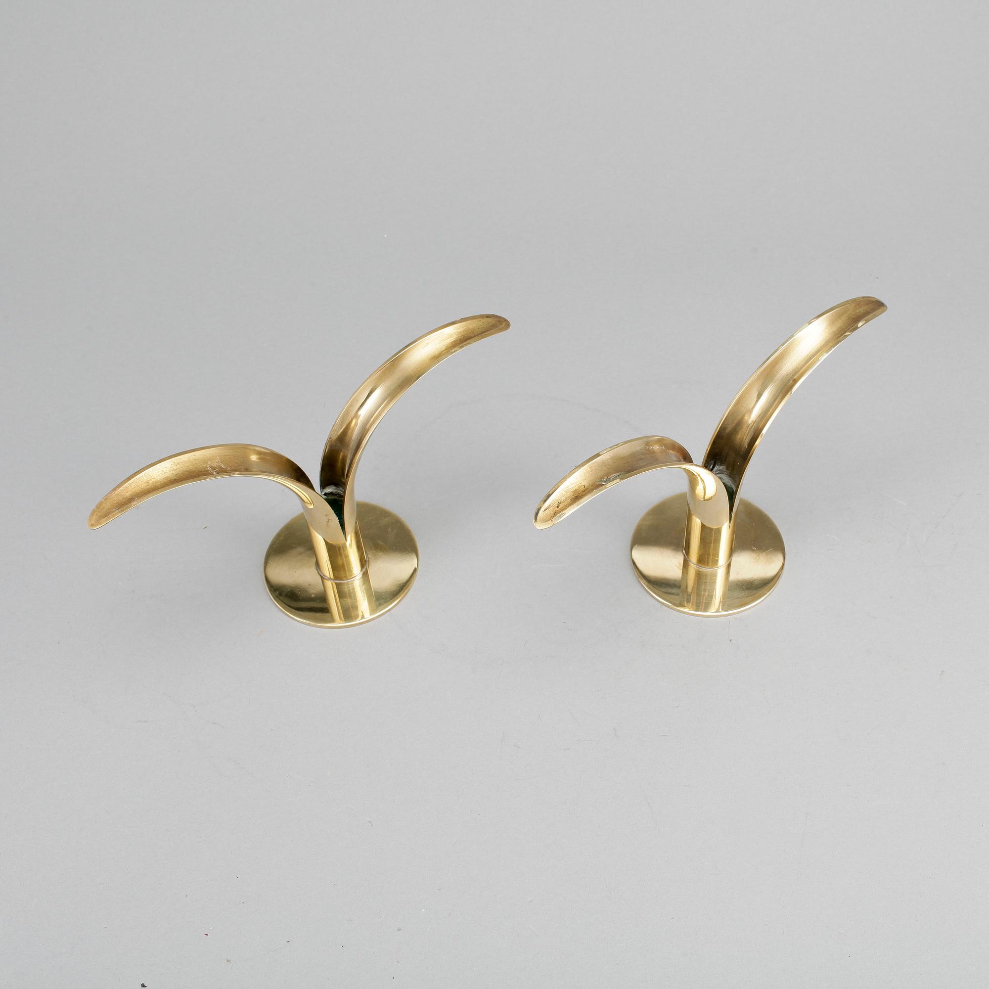 LJUSSTAKAR, 2 par, mässing, "Liljan", Ivar Ålenius Björk för Ystad-Metall, 1900-tal.