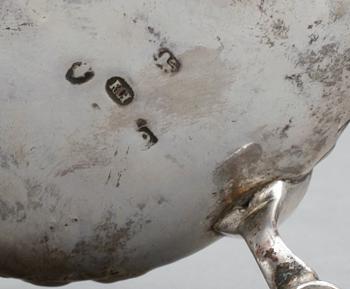 SALTKAR, ett par, silver, London 1700/1800-tal. Tot ca 147 gram.