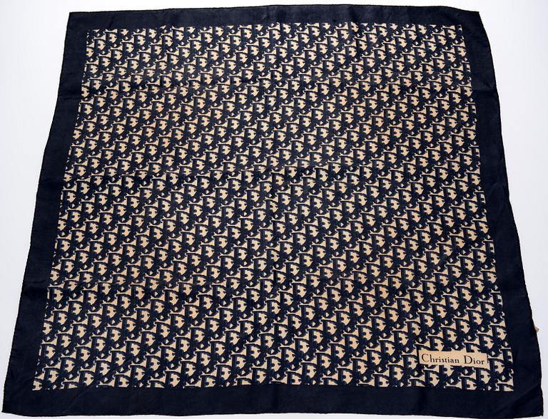 SCARFAR, 2 st, Christian Dior.