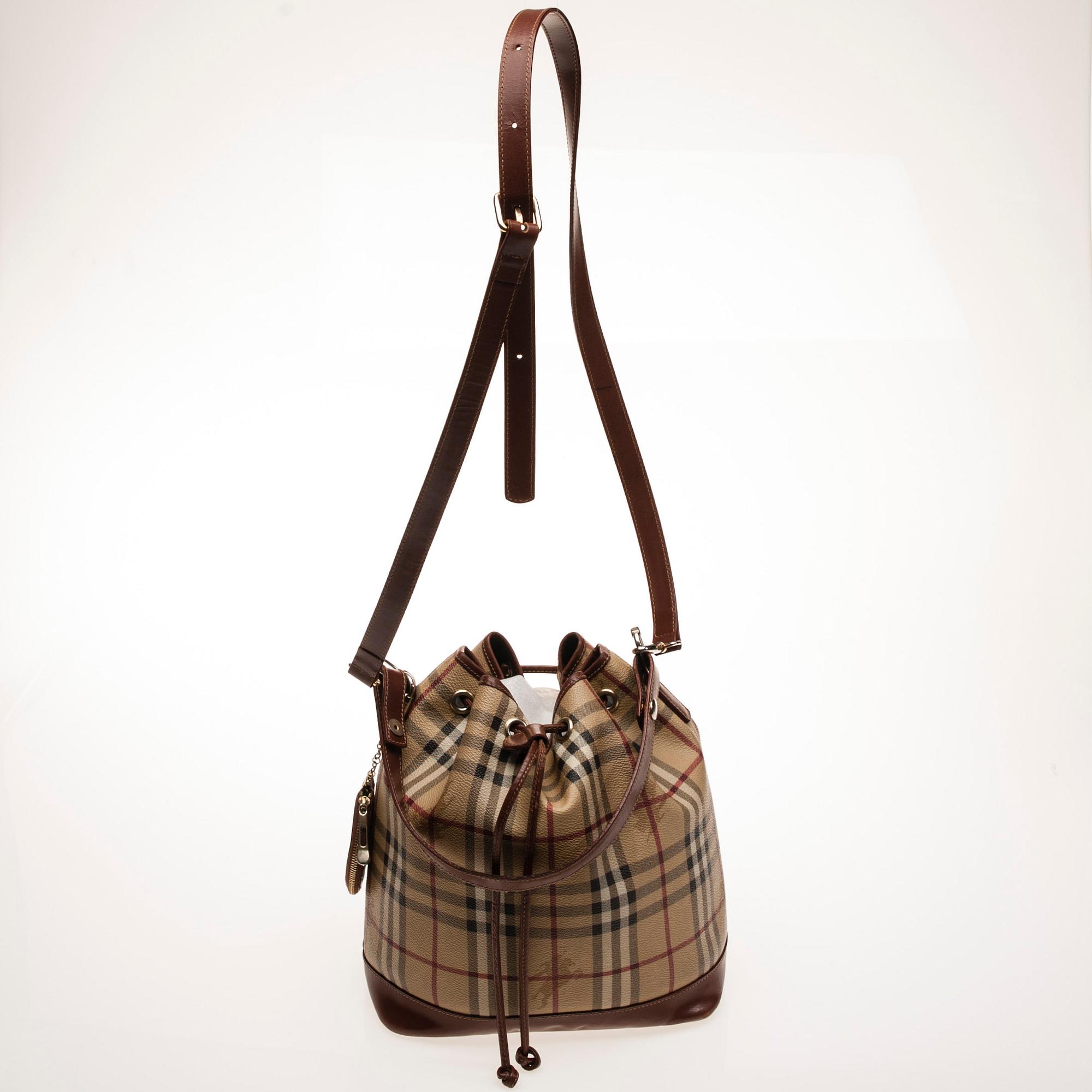 VÄSKA samt PORTMONNÄ, Burberry.
