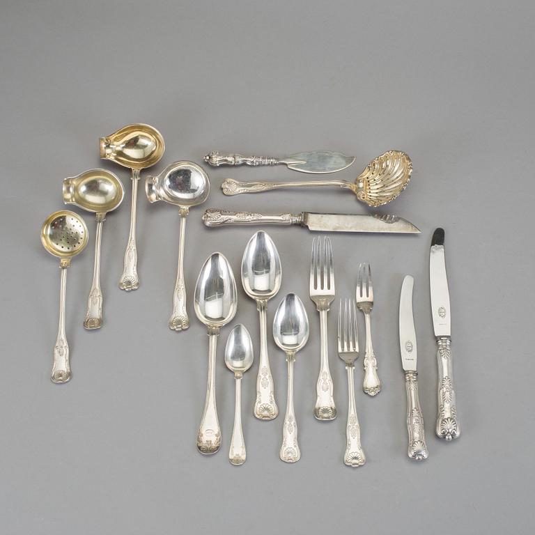 BESTICKSERVIS, silver, 56 delar av olika modeller. Bl a Möllenborg, Stockholm, 1896. Vikt ca 2 080 gram.