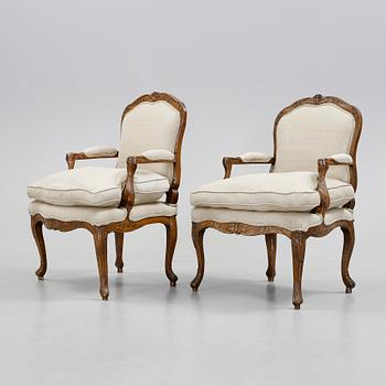 KARMSTOLAR, ett par, snarlika, Louis XV, 1700-talets andra hälft.