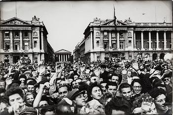 HENRI CARTIER-BRESSON, gelatin silver print stamped by the photographer and with Europapress AB copyright stamp verso.