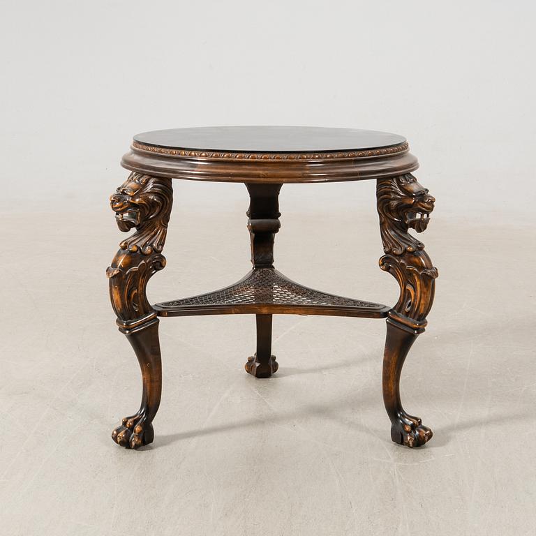 Coffee table/Side table 1940s Baroque style.