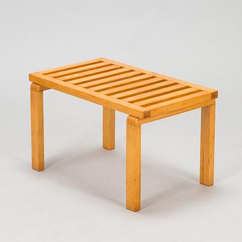 Alvar Aalto, blom-och bagagebänk, modell 106 för O.Y. Huonekalu-ja Rakennustyötehdas A.B. 1940-tal.