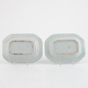 Two Chinese blue and white small dishes, Qing dyansty, Qianlong (1736-95).