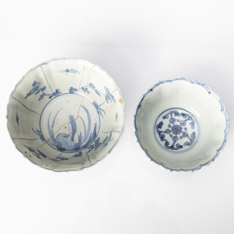 A group of four blue and white bowls, 17/18th century.