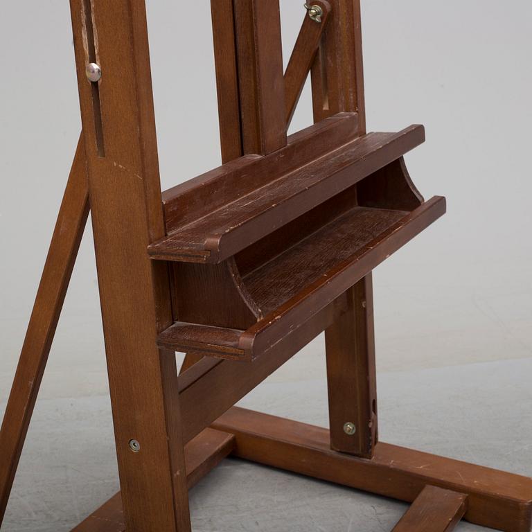 AN EASEL, late 20th / early 21th century.