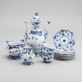 DINNERWARE, 15 pieces, "Musselmalet", Royal Copenhagen.