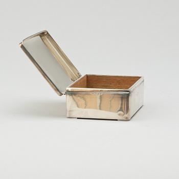 CIGARETTETUI, silver, C.G Hallberg, Stockholm, 1933. Vikt tot ca 442g.
