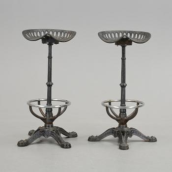 BARSTOLAR, ett par, Invicta, Frankrike, 1900-talets mitt.
