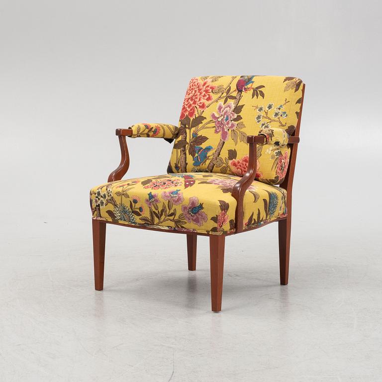 Josef Frank, karmstol, modell 969, Firma Svenskt Tenn.