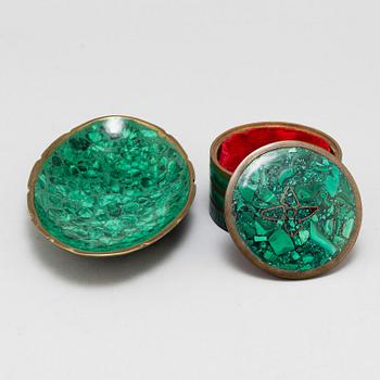 A box with lida and a bowl, malachite and brass, early 20th century.