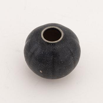 A Vietnamese small ceramic vase, 15th/16th century, "Hoi An".