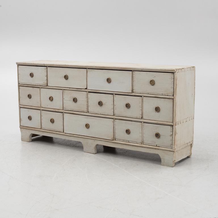 A chest of drawers, 19th century.