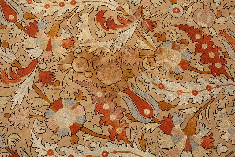 Broderi, sannolikt antik Uzbekistan suzani, ca 226,5-230,5 x 180-182 cm.