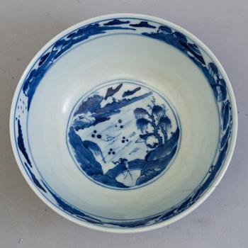 Two Chinese underglazed blue and white pocelain bowls, Qing dynasty, 19th century.