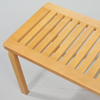 BÄNK, modell 153A, Alvar Aalto, Artek, 1900-talets andra hälft.