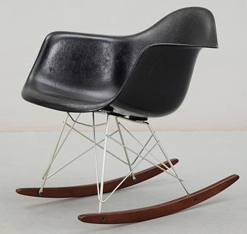GUNGSTOL, Charles & Ray Eames, Zenith, 1900-talets andra hälft.