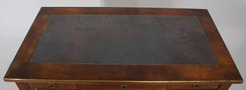 SKRIVBORD, gustaviansk stil. 1800/1900-tal.
