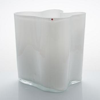 Alvar Aalto, vas, modell 3031, signerad Alvar Aalto 3031.