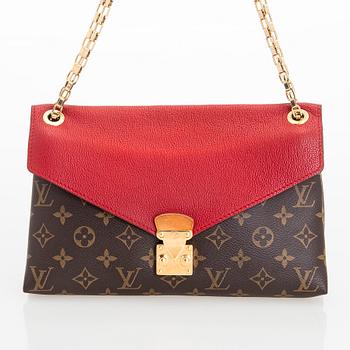 Louis Vuitton, a Monogram Canvas "Pallas Chain" bag.