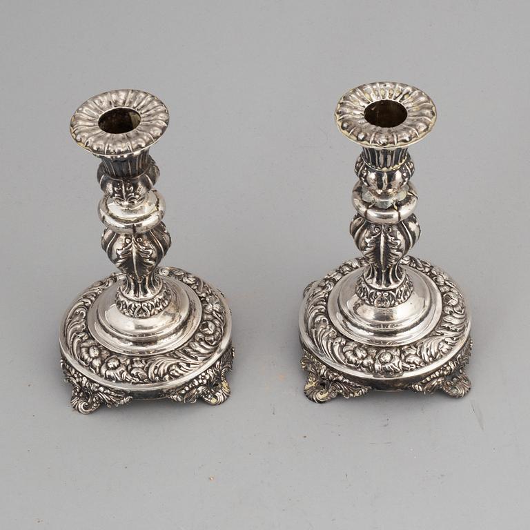 ERIK ADOLF ZETHELIUS, LJUSSTAKAR, ett par, silver, senempire, Stockholm 1839.