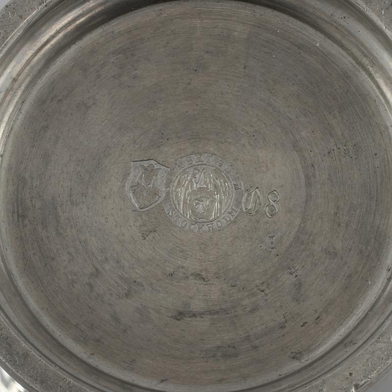 BÄGARE SAMT VAS, tenn, Firma Svenskt Tenn, Stockholm, 1928 respektive 1930.